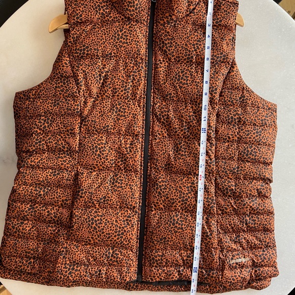 Lands’ End Down Puffer Vest Caramel Leopard Print Like New - Picture 13 of 16